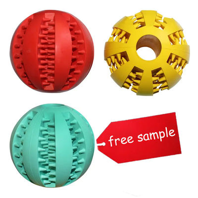 comprar Juguetes para masticar perros Tpr Rubber Puppy Treat Toy Ball Bola de alimentación para mascotas en color azul claro/amarillo/rojo/azul oscuro/naranja/verde Fabricación en línea