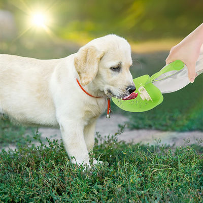comprar Botella de agua plegable para mascotas portátil para aventuras al aire libre Fabricación en línea