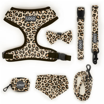 Polyester Leopardo Impresión Arnés de mascotas Conjuntos de logotipo de collar ajustable correa de malla Arnés para perros