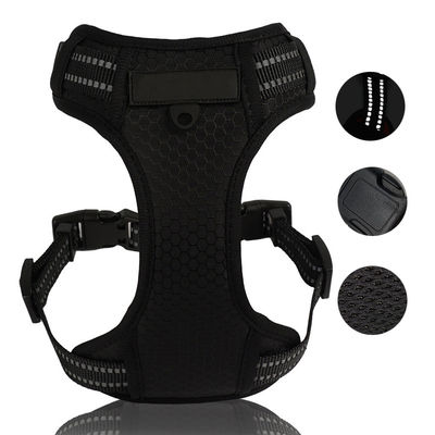 Neoprene Harness actualiza el armario con este conjunto de corbata y venda reversible
